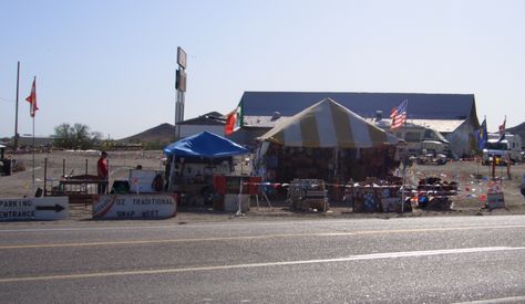 Semi-deserted swap meet